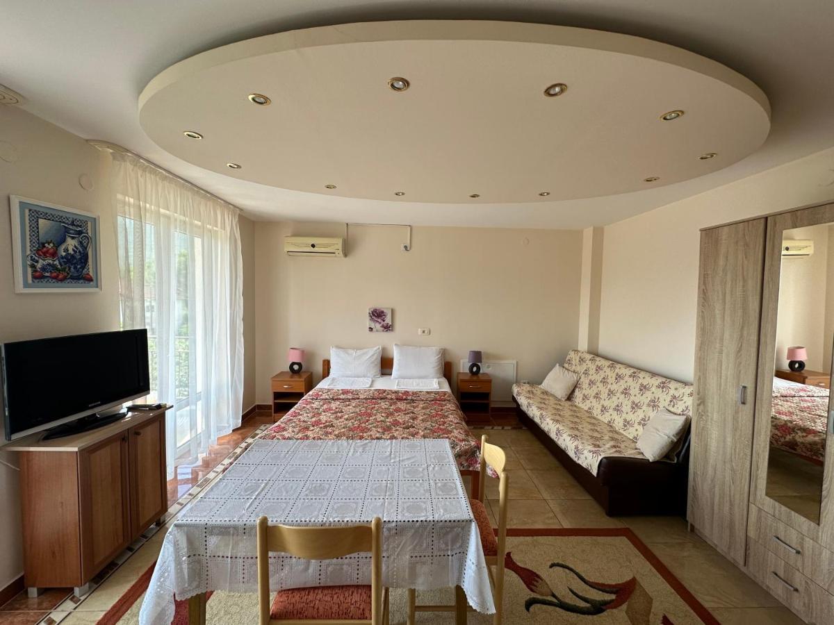 Villa Alla Bed And Breakfast 赫尔采格诺维 外观 照片