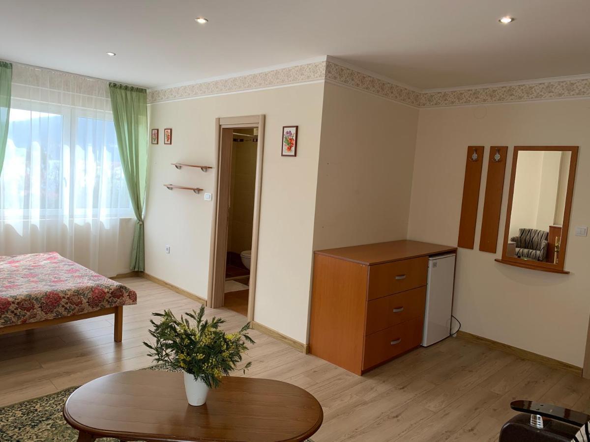 Villa Alla Bed And Breakfast 赫尔采格诺维 外观 照片